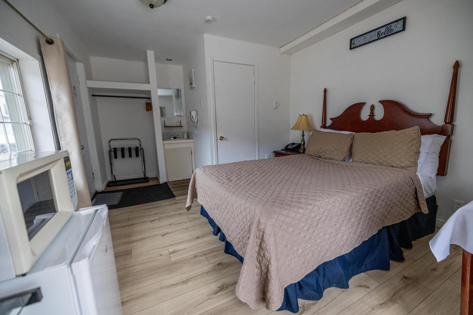 Motel Deblois Sainte-Anne-de-Beaupre Bagian luar foto