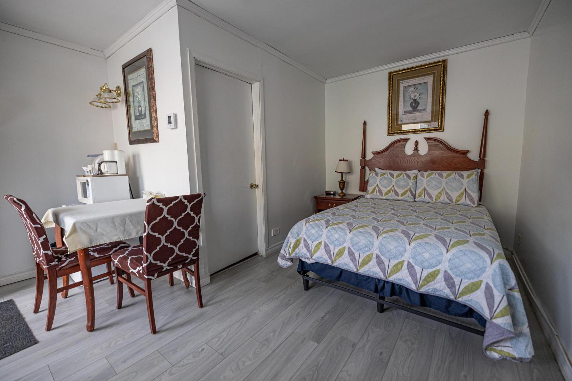 Motel Deblois Sainte-Anne-de-Beaupre Bagian luar foto