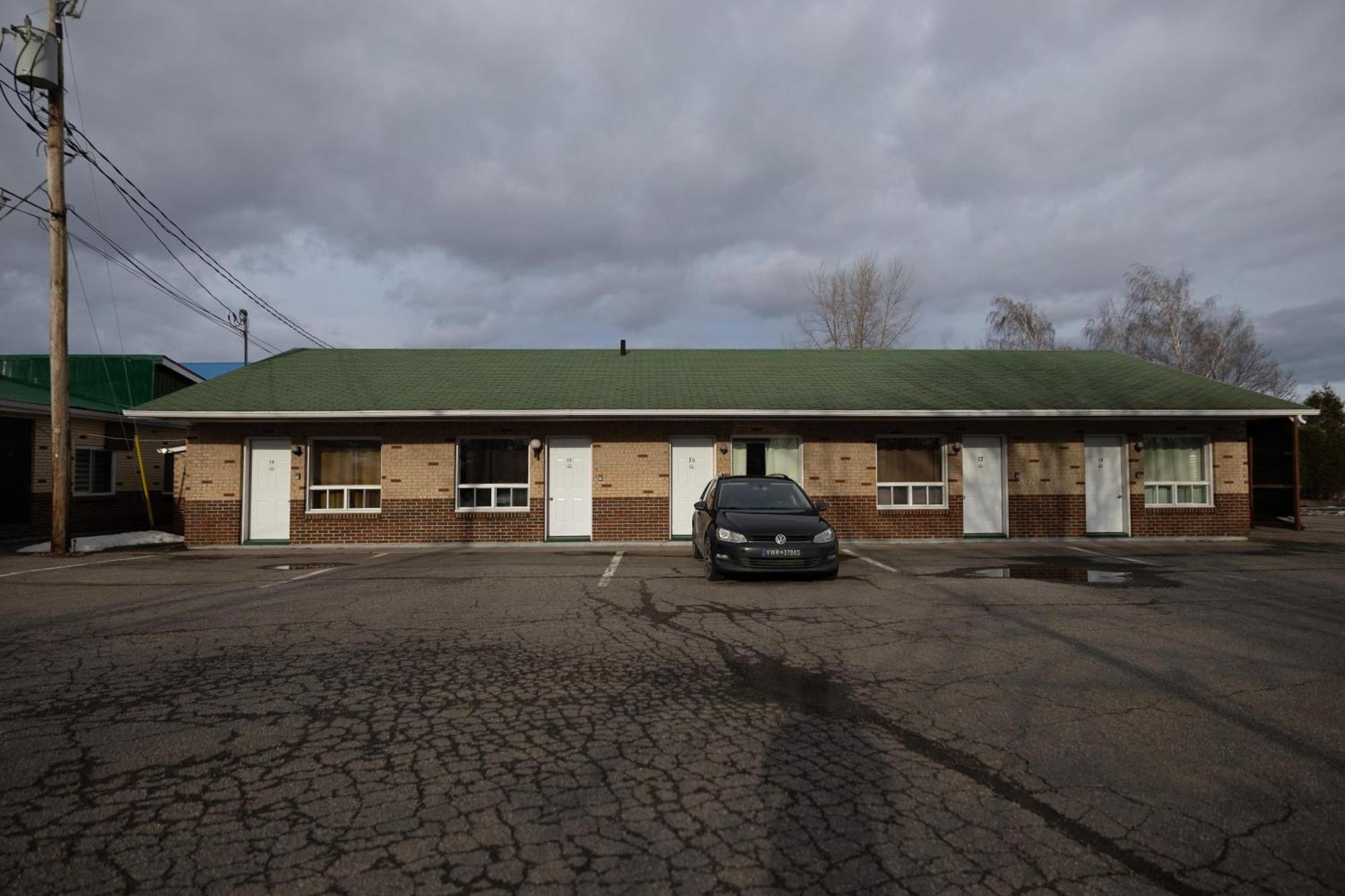 Motel Deblois Sainte-Anne-de-Beaupre Bagian luar foto