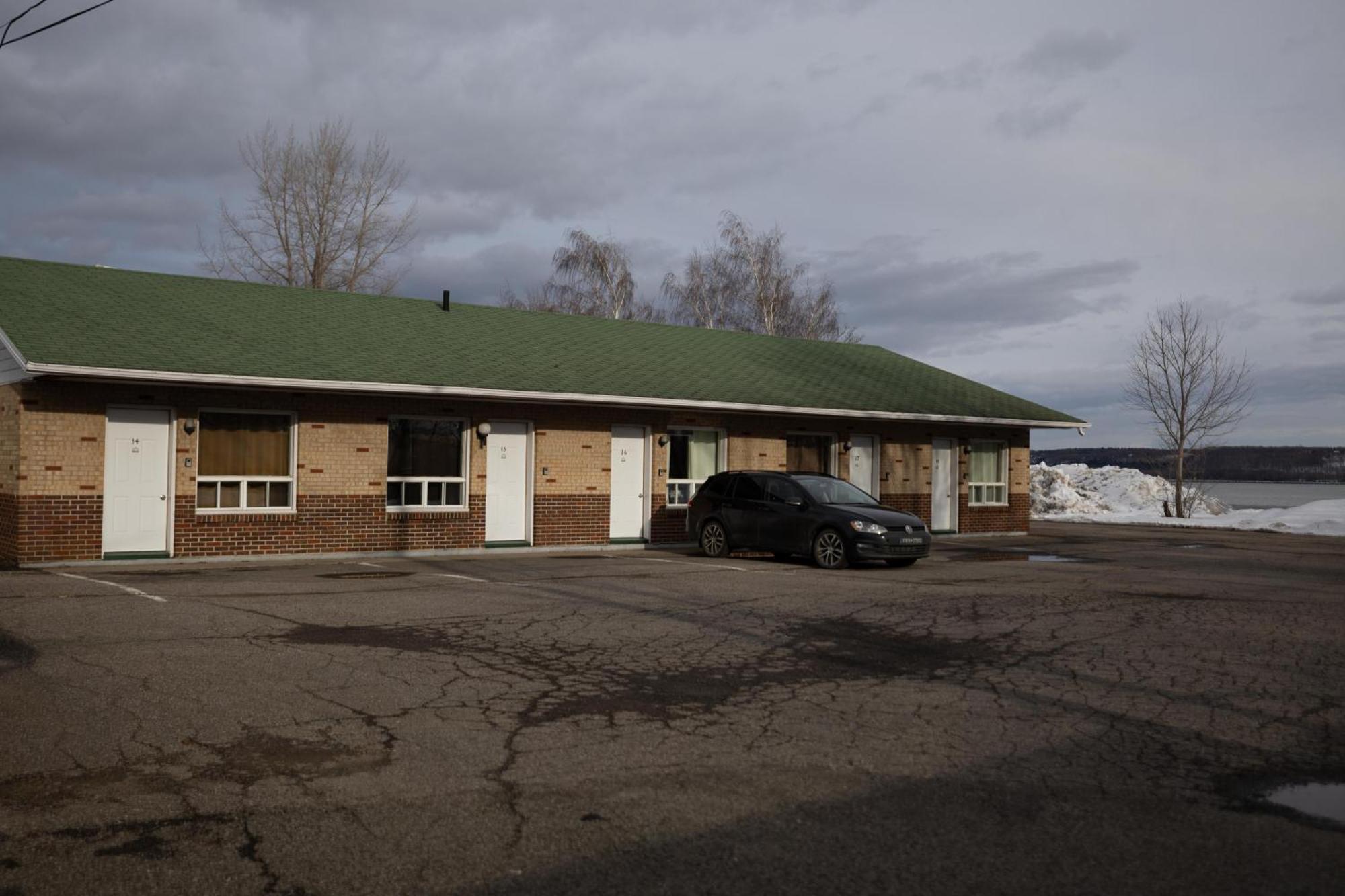 Motel Deblois Sainte-Anne-de-Beaupre Bagian luar foto
