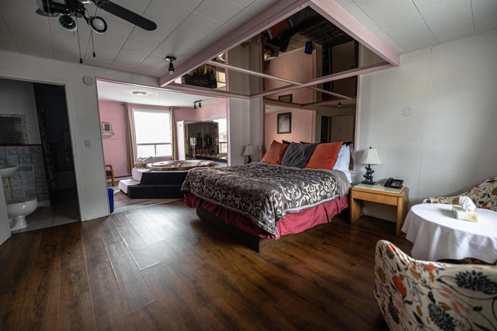 Motel Deblois Sainte-Anne-de-Beaupre Bagian luar foto