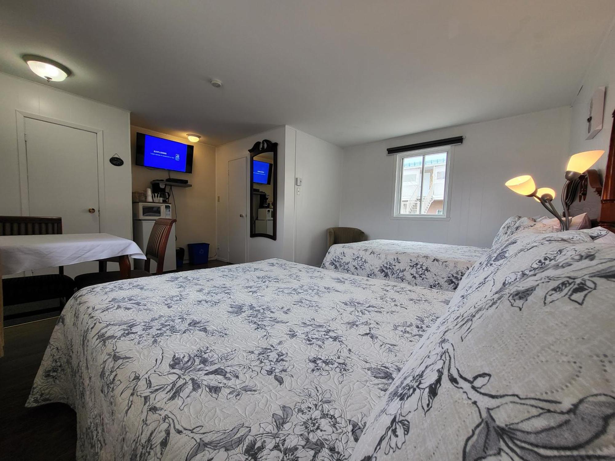Motel Deblois Sainte-Anne-de-Beaupre Ruang foto